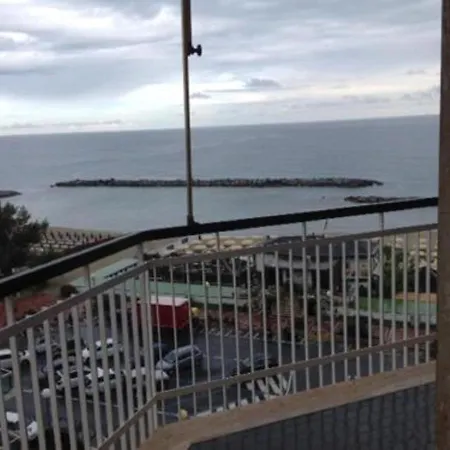 Sea-view In Near Vittoria Beach شقة